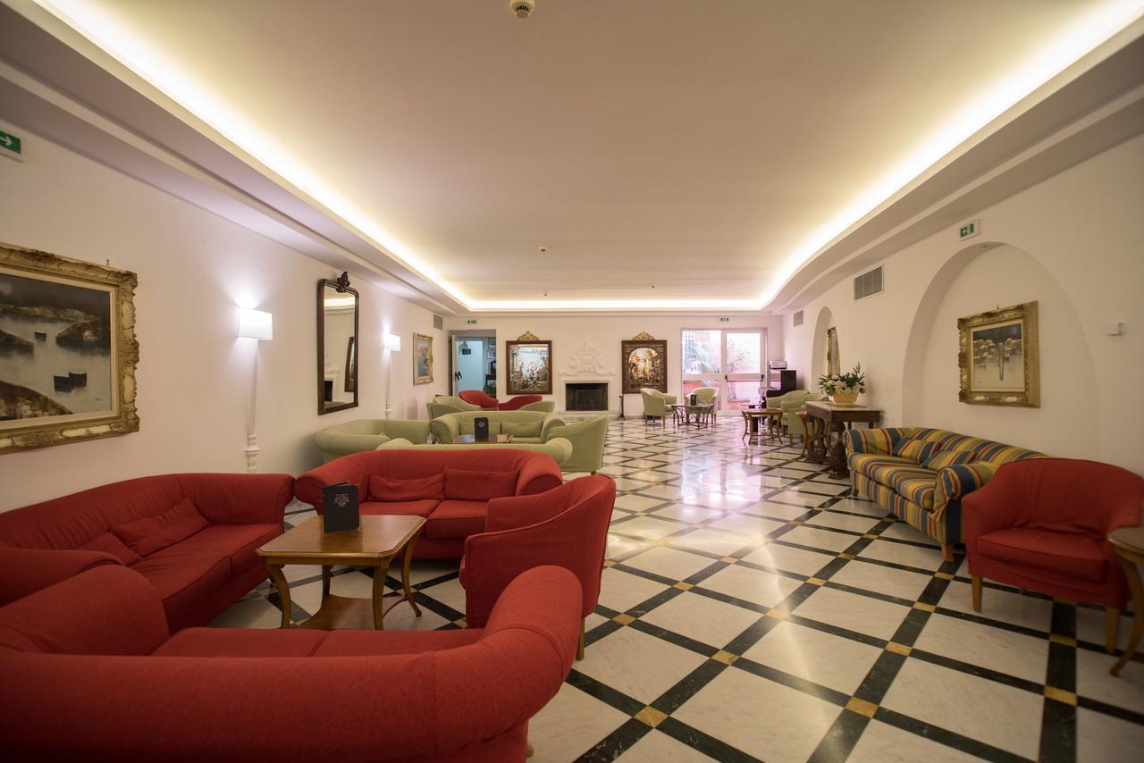 Hotel Villa Maria Соренто Екстериор снимка