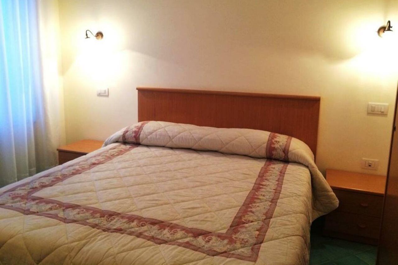 Hotel Villa Maria Соренто Екстериор снимка